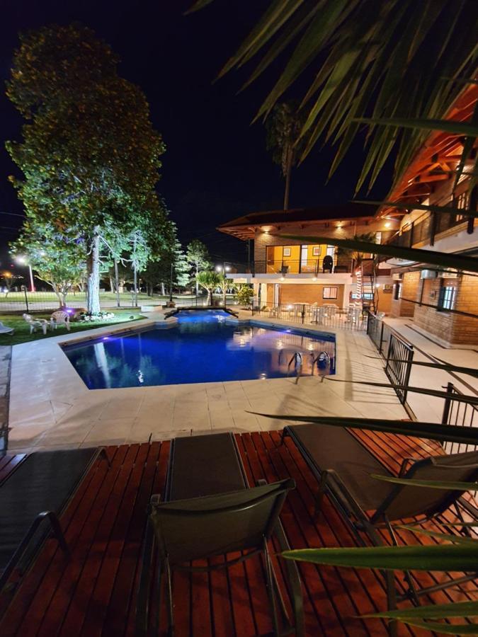 Hotel Carlos Paz Вила Карлос Пас Екстериор снимка